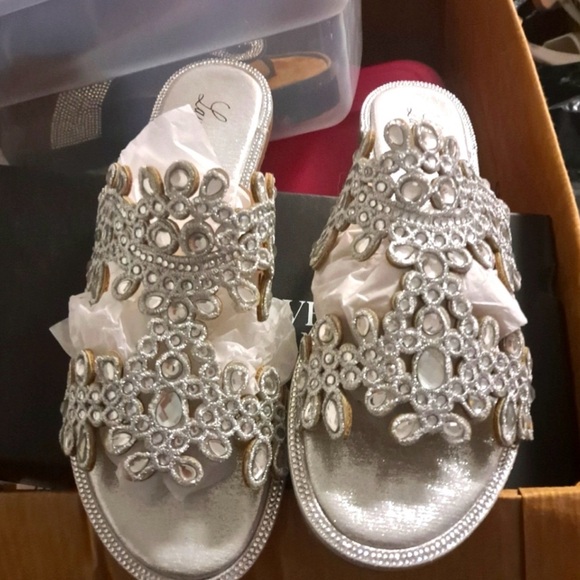 🔵LAUREN LORRAINE Silver Embellished Women's Sandals - Picture 7 of 9